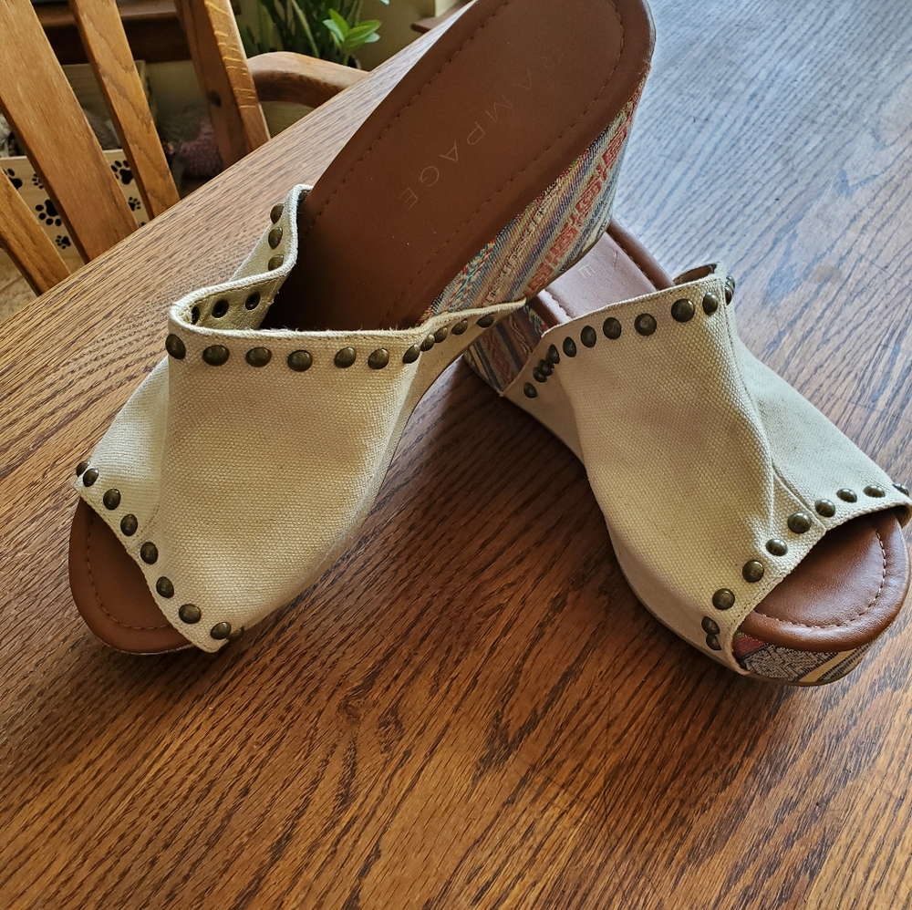 Shoes - Picture 2 of 7